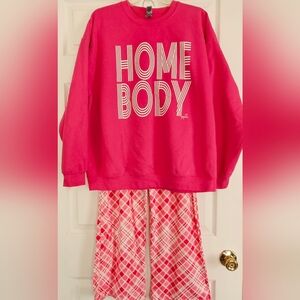 2 Piece Set- XL Gildan Hot Pink Sweatshirt And Checkered Wide Leg Pajama Pants